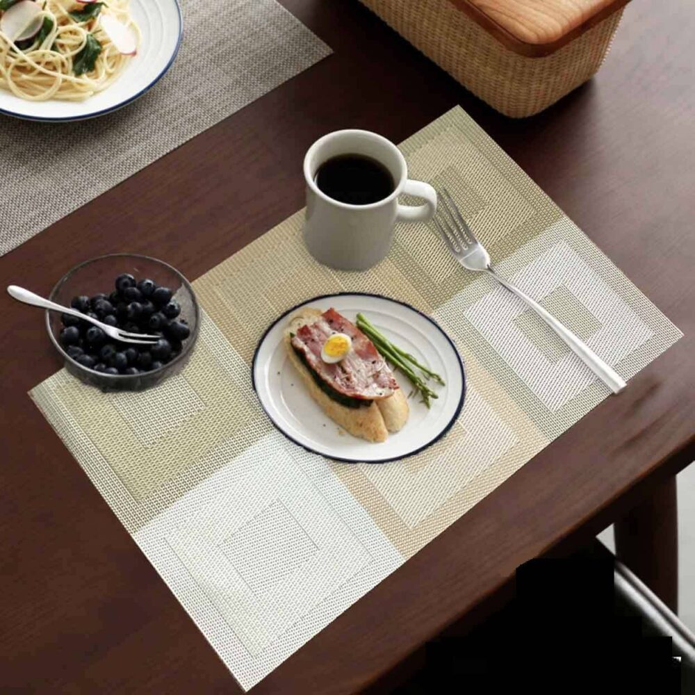 SHINY DINING TABLE MAT